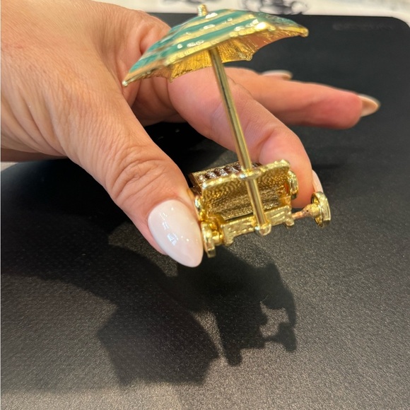 Gold and Green Trinket Lounge Chair - Picture 7 of 8